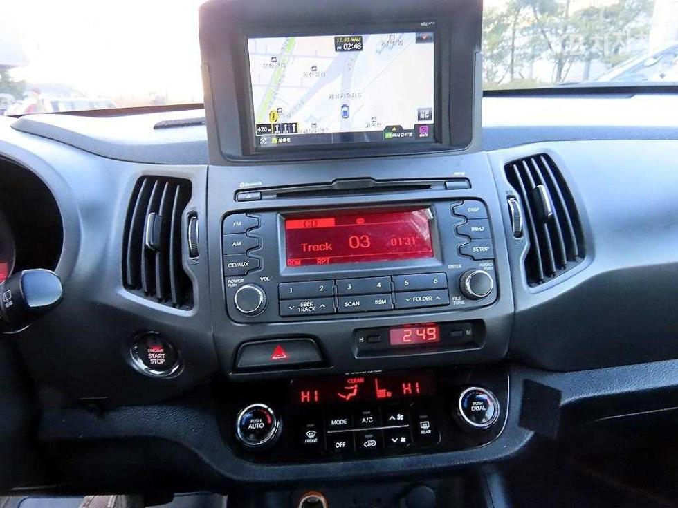 2012 - kia sportage