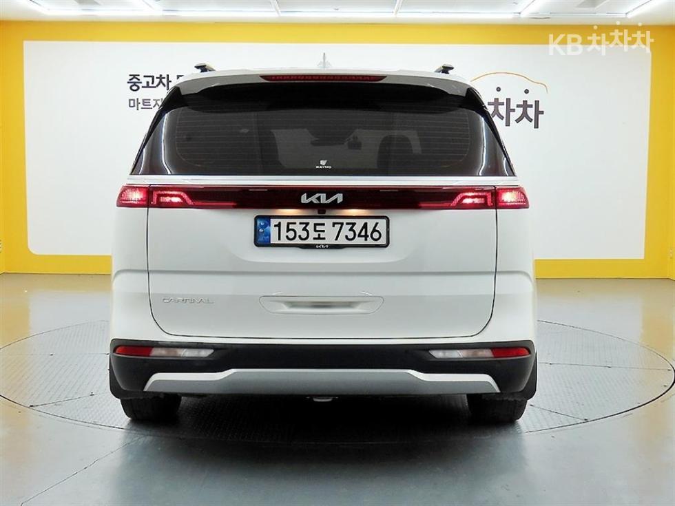 2023 - kia carnival