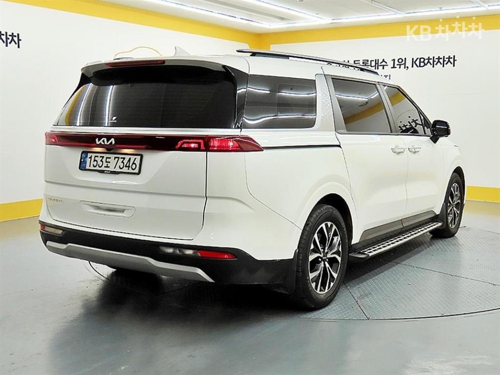 2023 - kia carnival