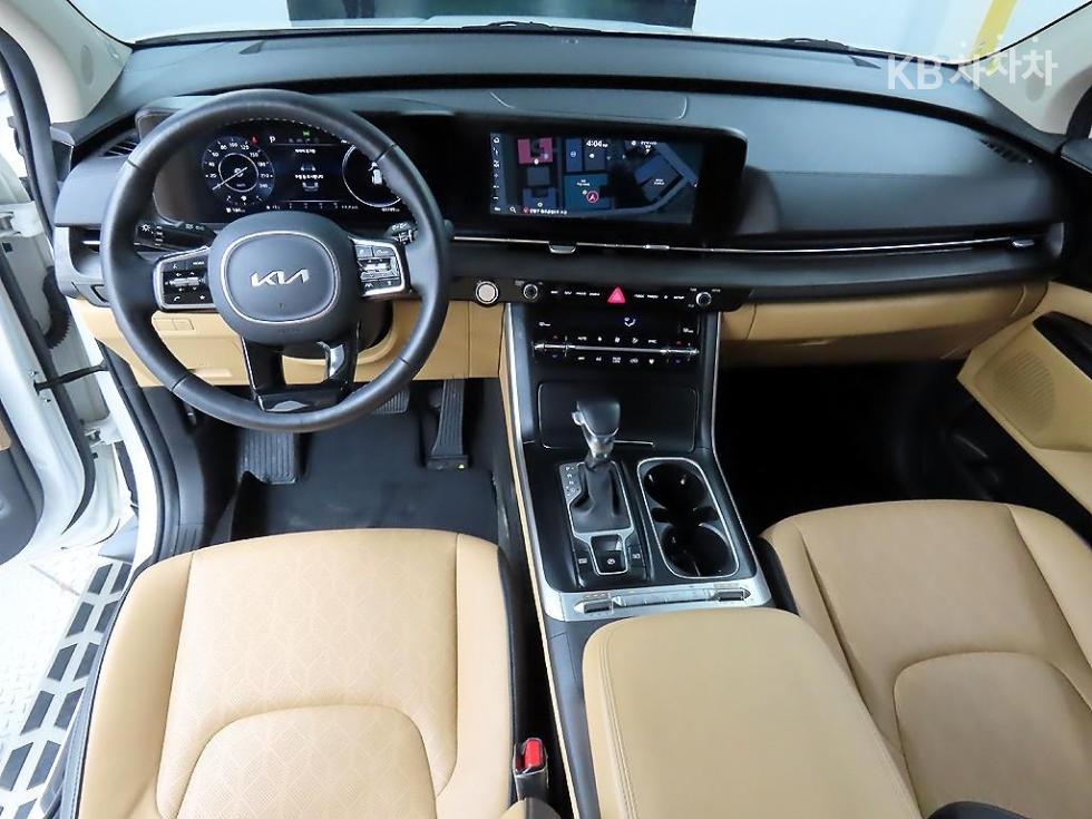 2023 - kia carnival