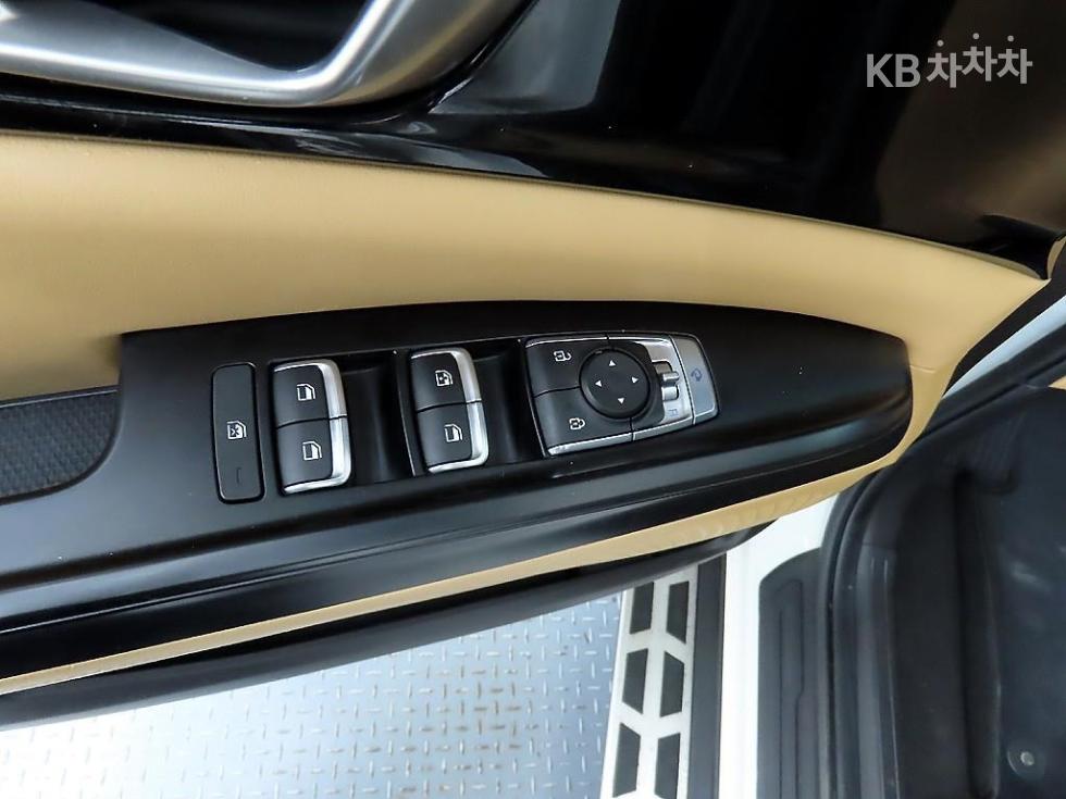 2023 - kia carnival