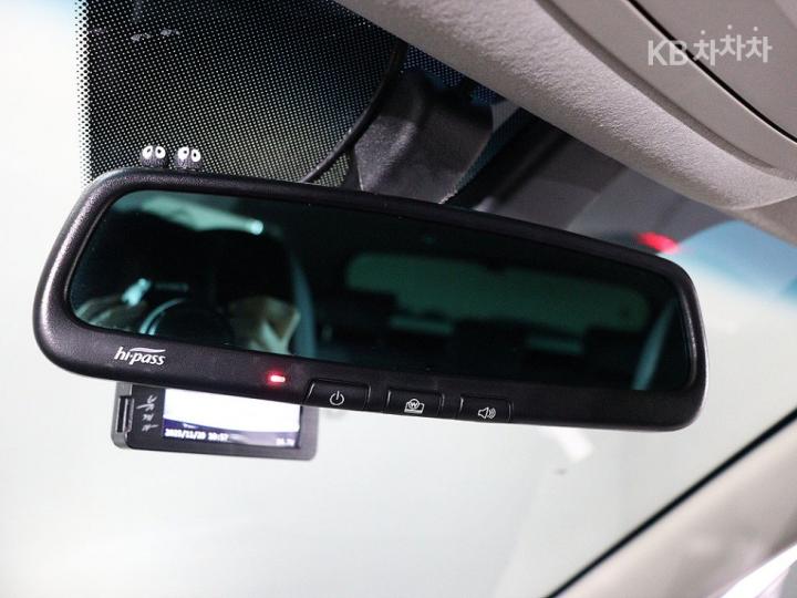 KG Mobility (Ssangyong) Tivoli Gasoline V3 2WD Base Type 8