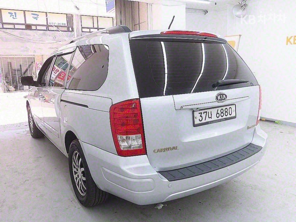 2012 - kia carnival