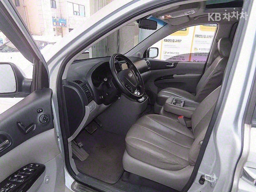 2012 - kia carnival