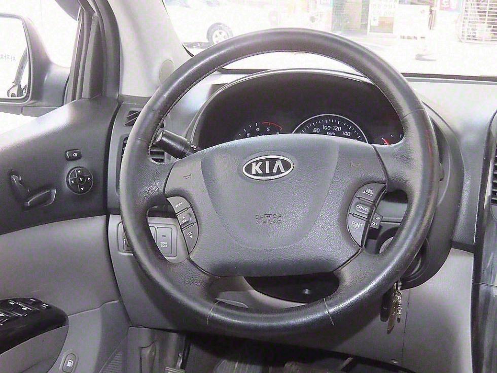 2012 - kia carnival