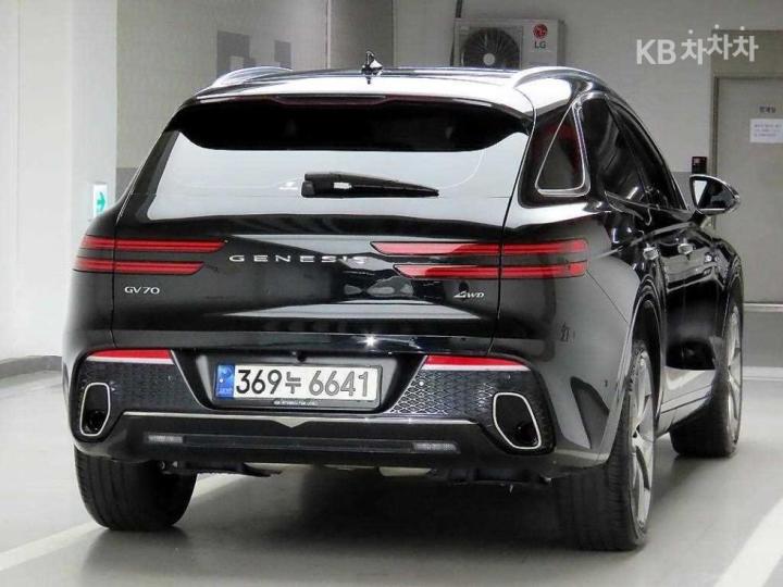 Genesis GV70 Gasoline 2.5T AWD — фото 4