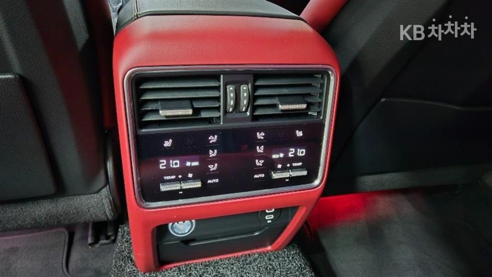 Porsche Cayenne — miniaturë 16