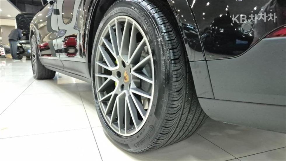 Porsche Cayenne — miniaturë 20