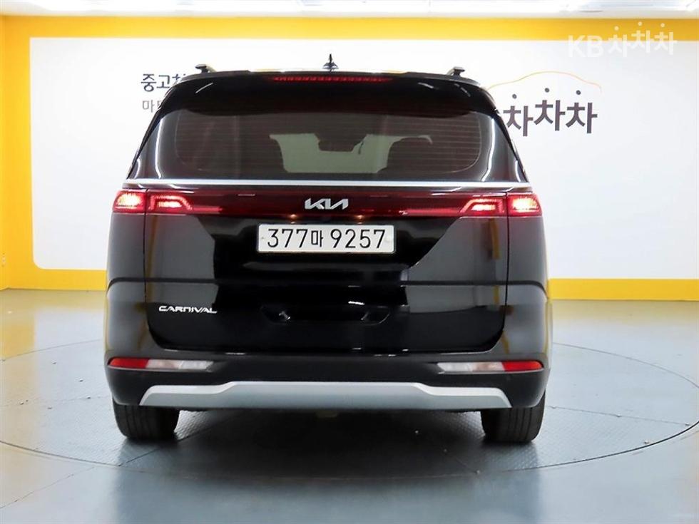 2022 - kia carnival