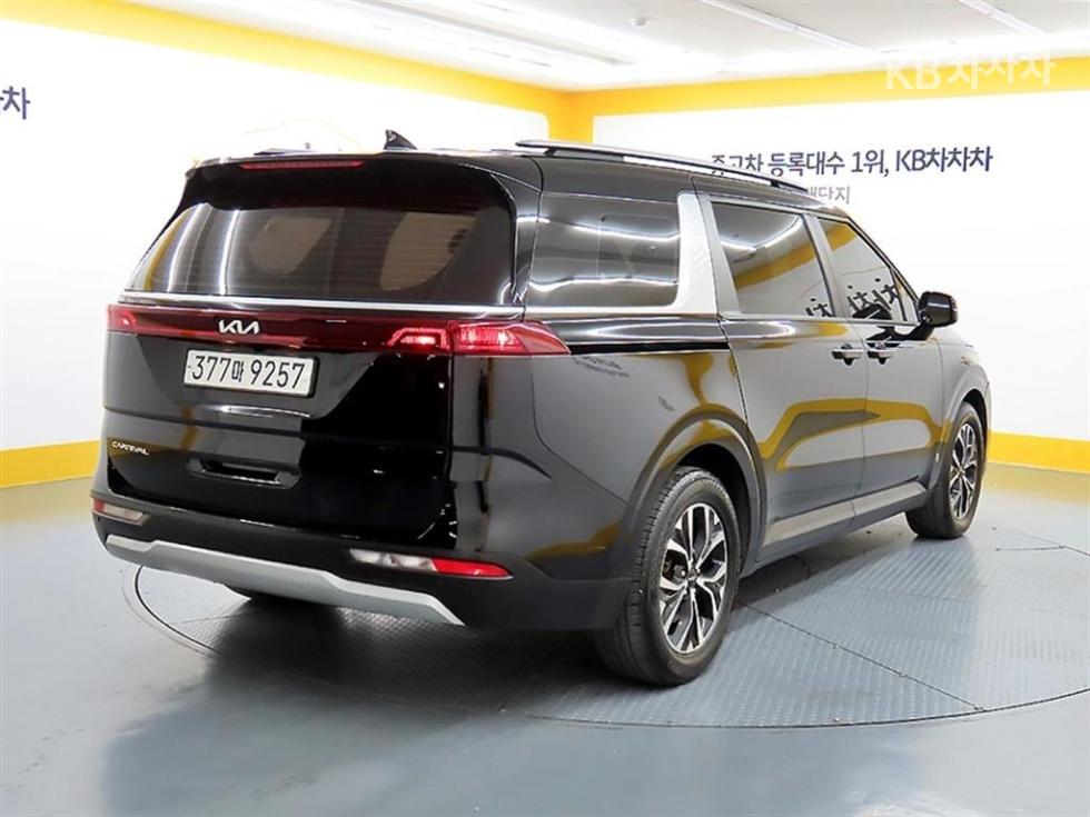 2022 - kia carnival
