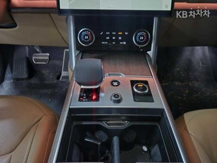 Land Rover Range Rover L460 P530 Autobiography LWB 9