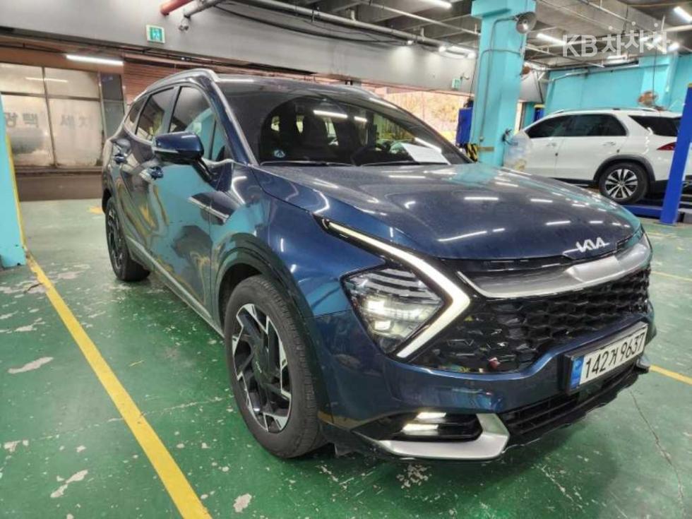 2023 - kia sportage