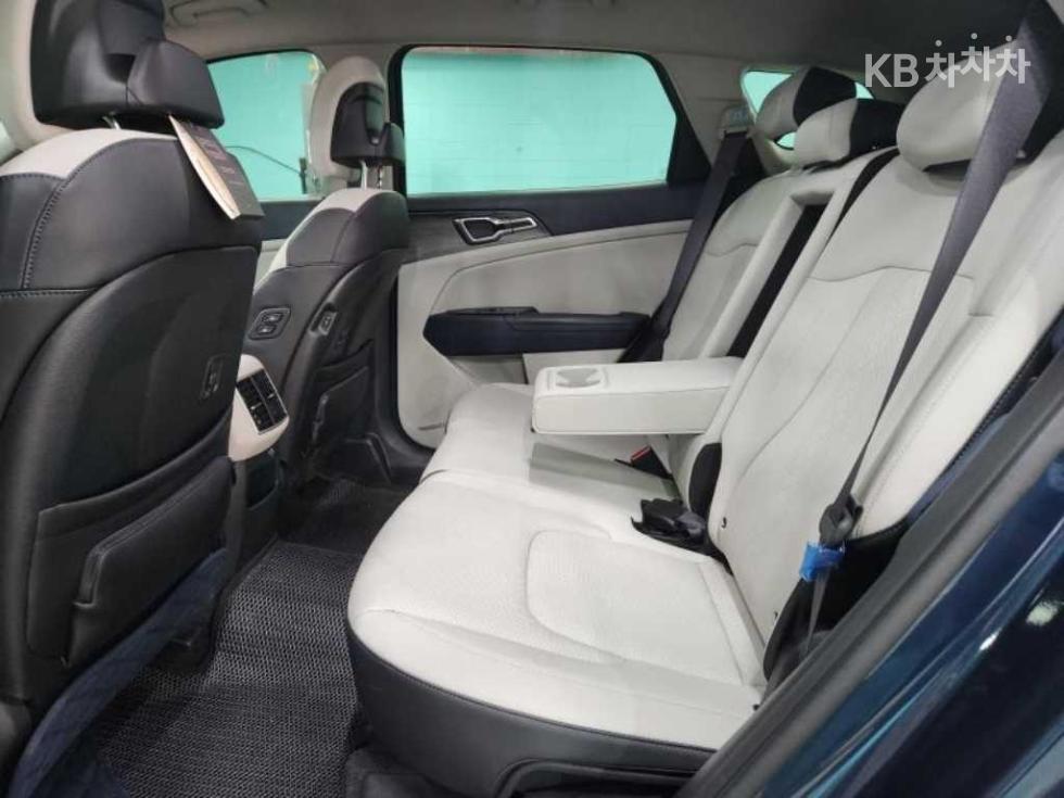 2023 - kia sportage
