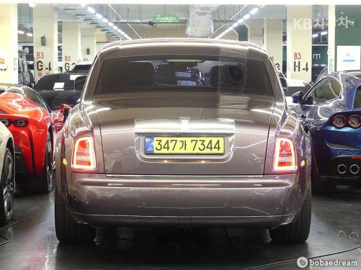 Rolls Royce Phantom 6.7 V12 4