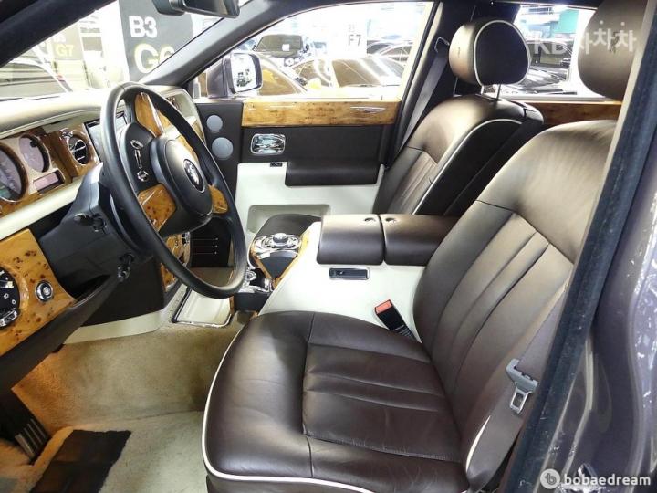 Rolls Royce Phantom 6.7 V12 9