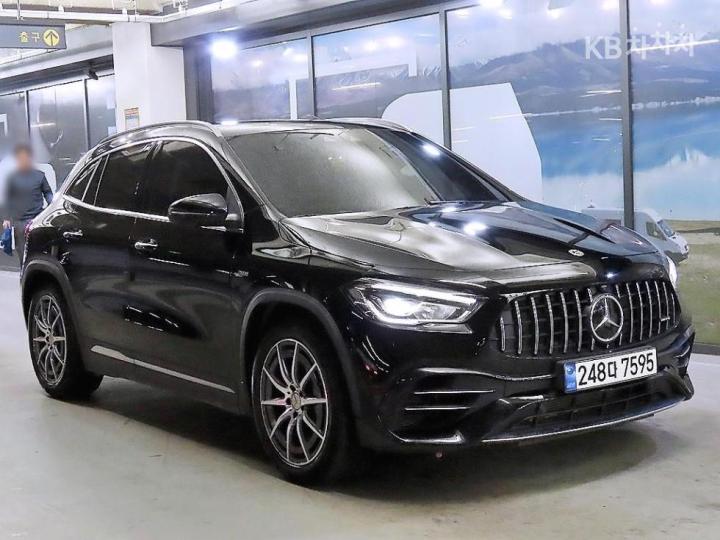 Mercedes-Benz GLA-Class H247 M-AMG GLA45 4Matic+ Base Type