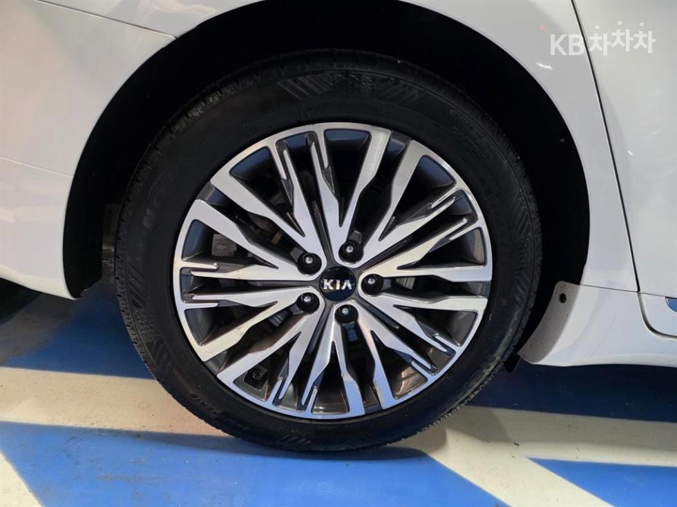 2020 - kia k7