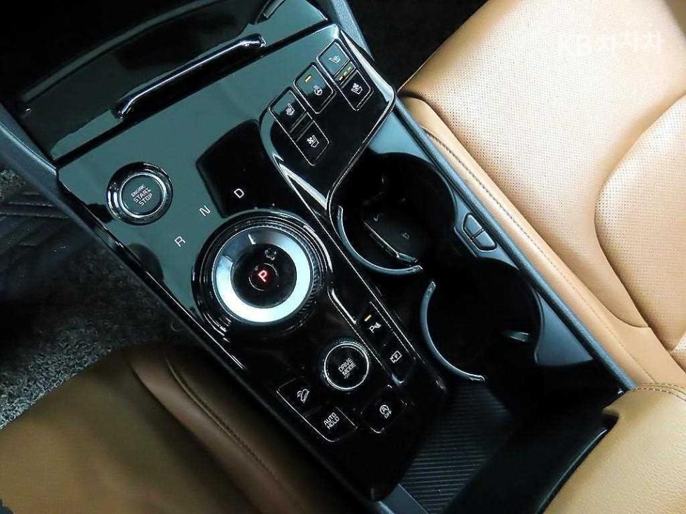 2022 - kia sportage