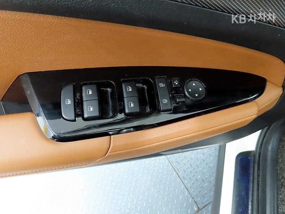 2022 - kia sportage
