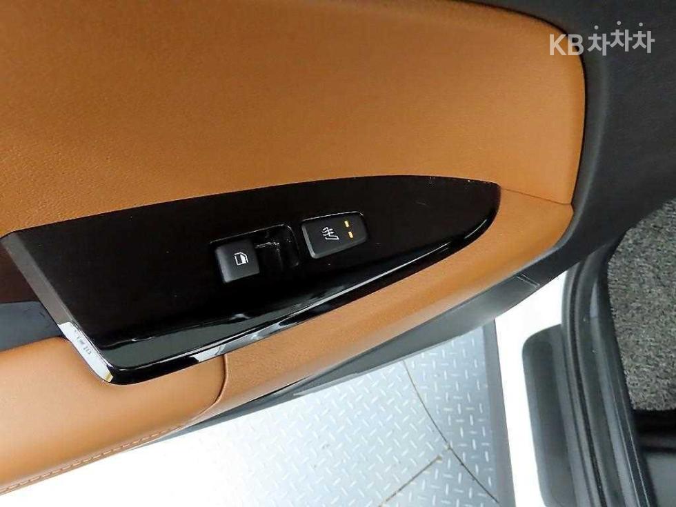 2022 - kia sportage