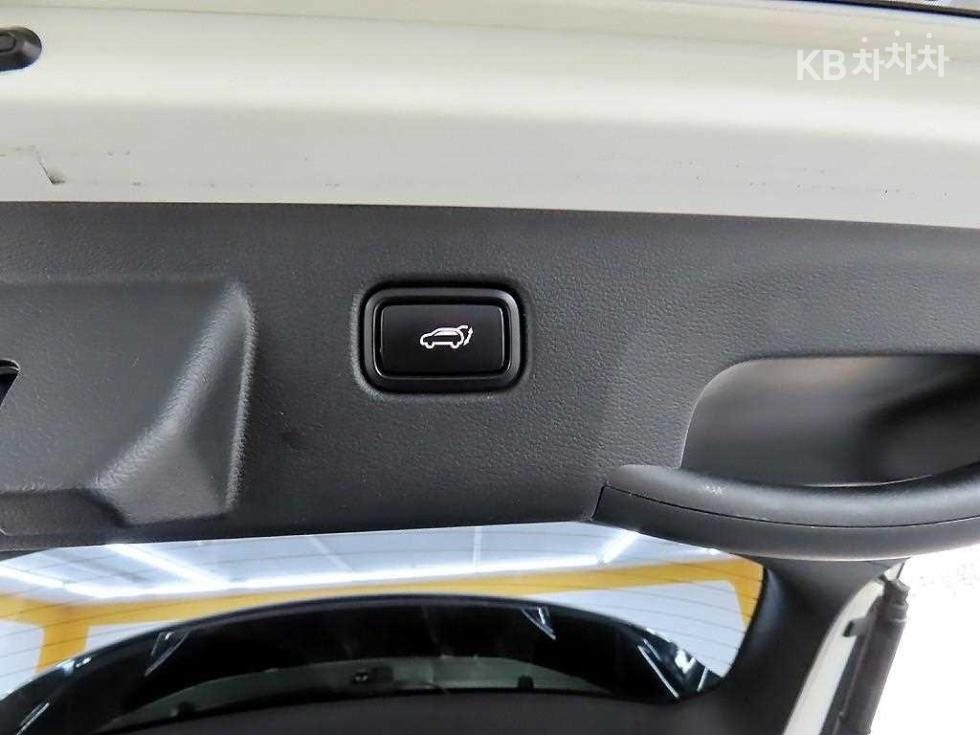 2022 - kia sportage