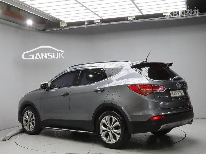 Hyundai Santa Fe DM R2.0 2WD PREMIUM Base Type 4