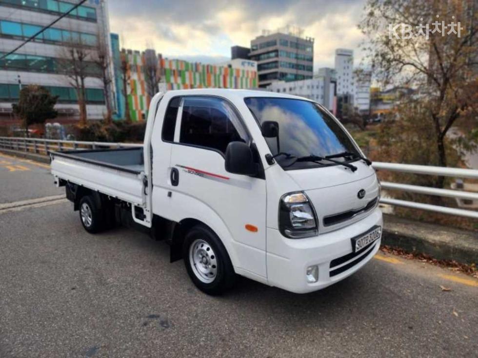 2020 - kia bongo iii