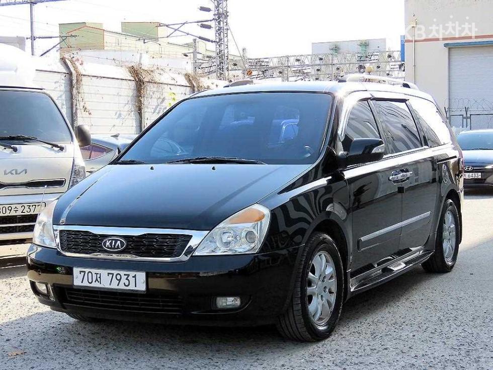 2011 - kia carnival