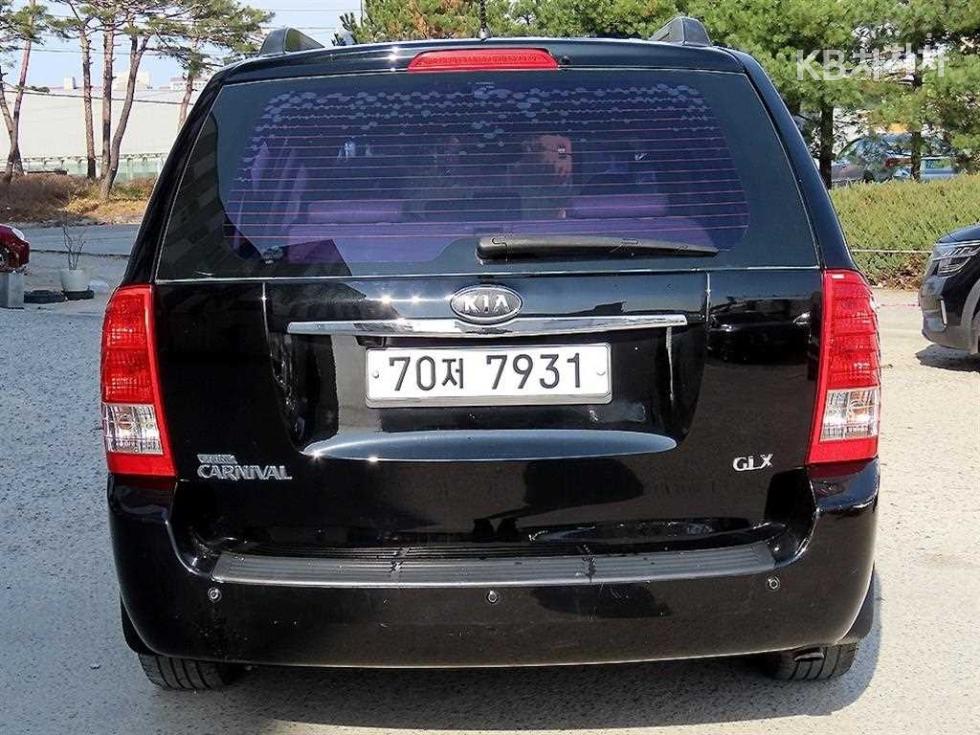 2011 - kia carnival