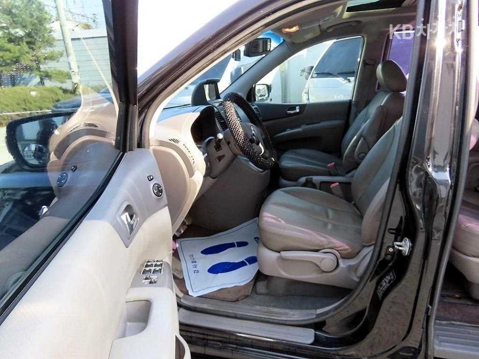 2011 - kia carnival