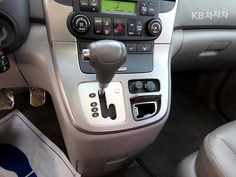 2011 - kia carnival