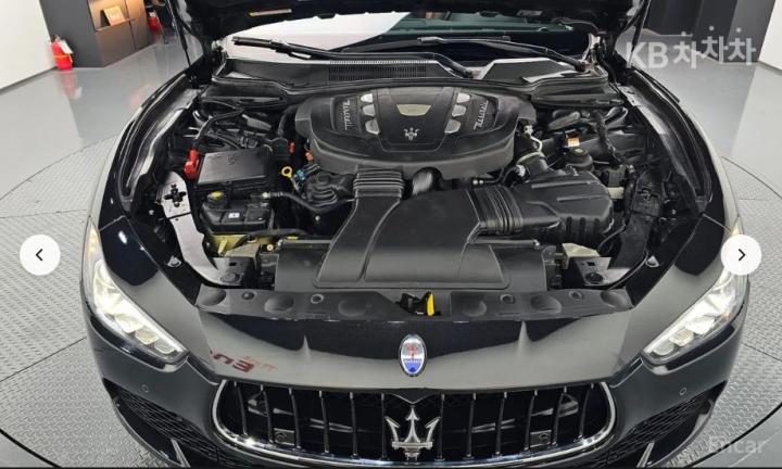 Maserati Ghibli 3.0 Diesel 7