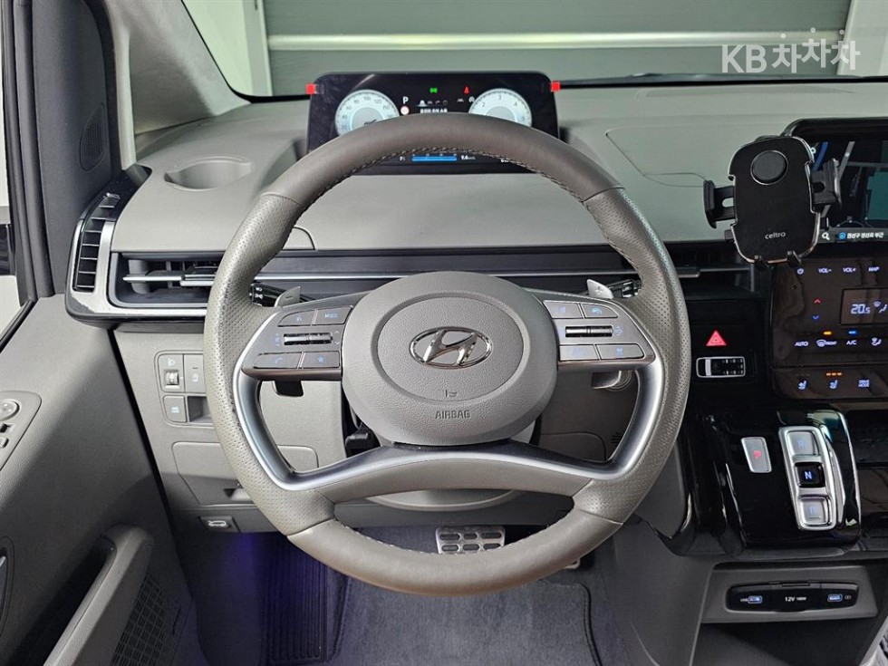 Hyundai Staria — miniaturë 13