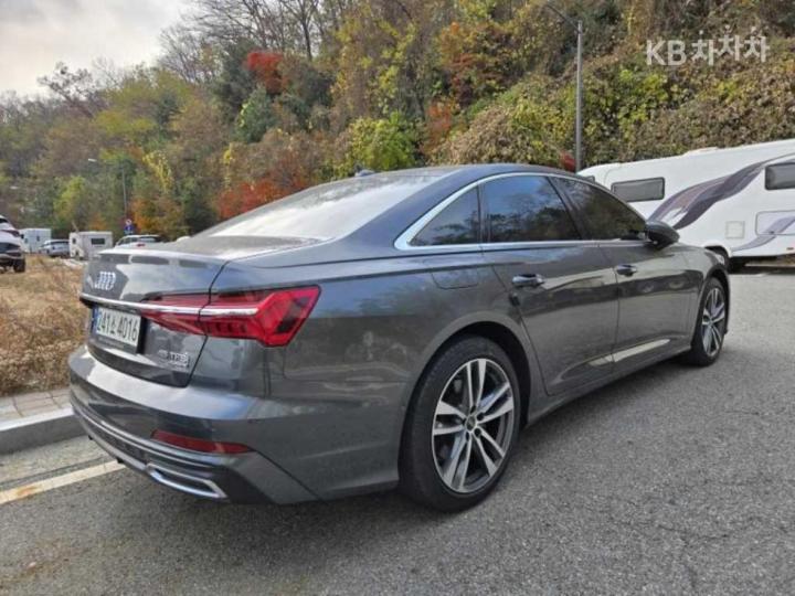 Audi A6 C8 45 TFSI Quattro Premium 4