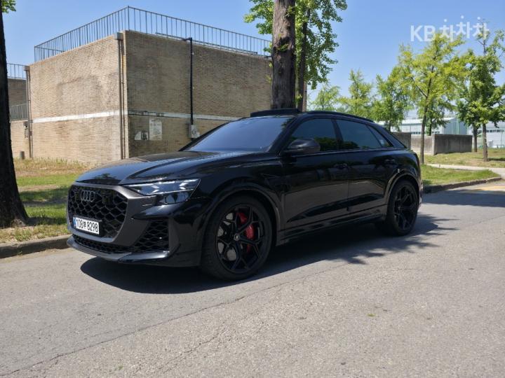 Audi RS Q8 4.0 — foto 1