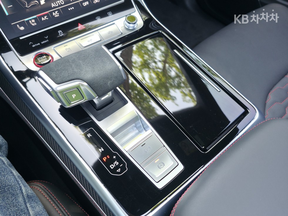 Audi RS Q8 — miniaturë 22