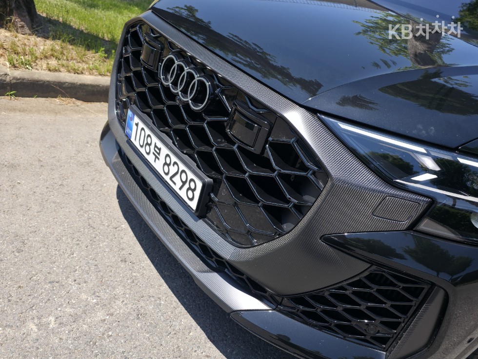 Audi RS Q8 — miniaturë 7