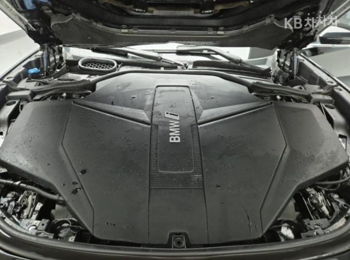 BMW i7 eDrive 50 M Sport 6