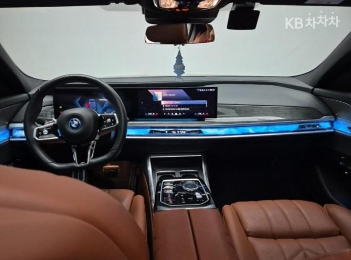 BMW i7 eDrive 50 M Sport 8