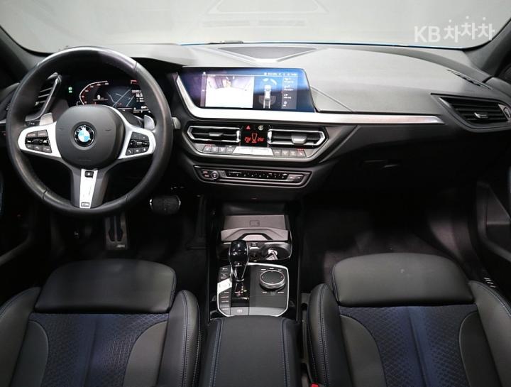 BMW 1 Series F40 120i M Sport 6