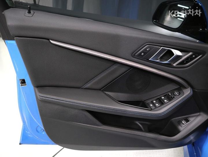 BMW 1 Series F40 120i M Sport 9