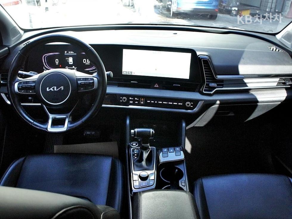 2023 - kia sportage