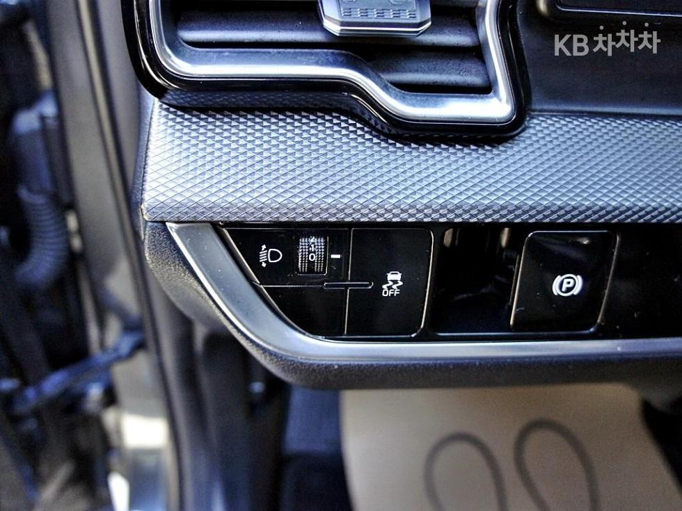 2023 - kia sportage