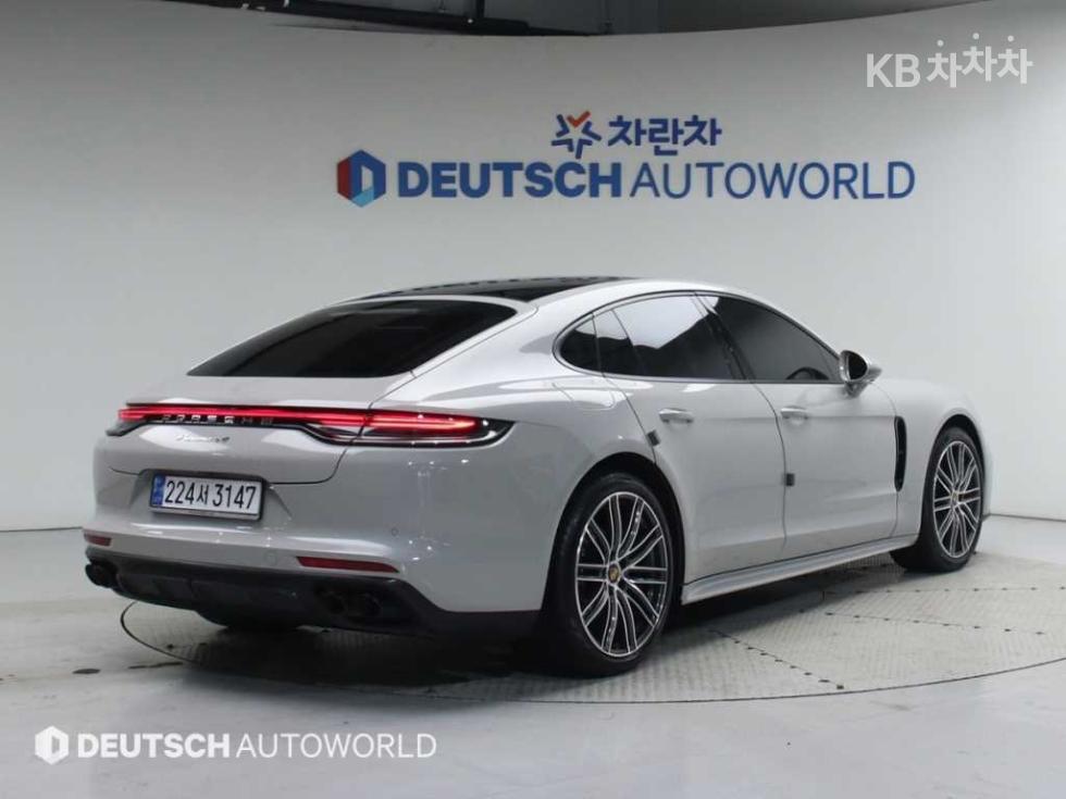 Porsche Panamera — miniaturë 2