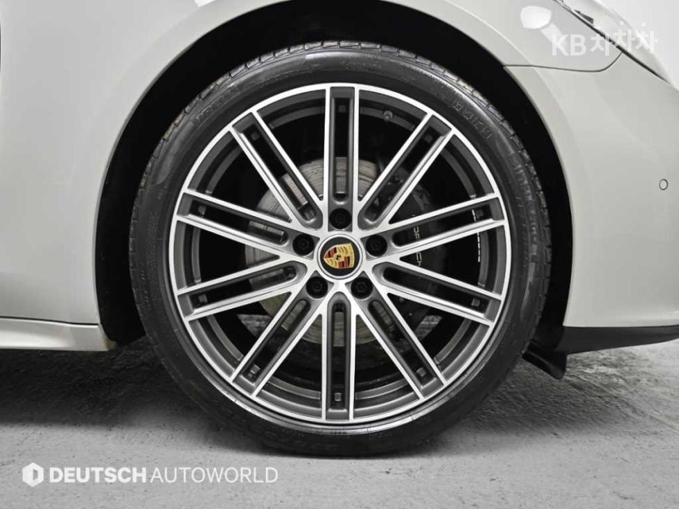 Porsche Panamera — miniaturë 5