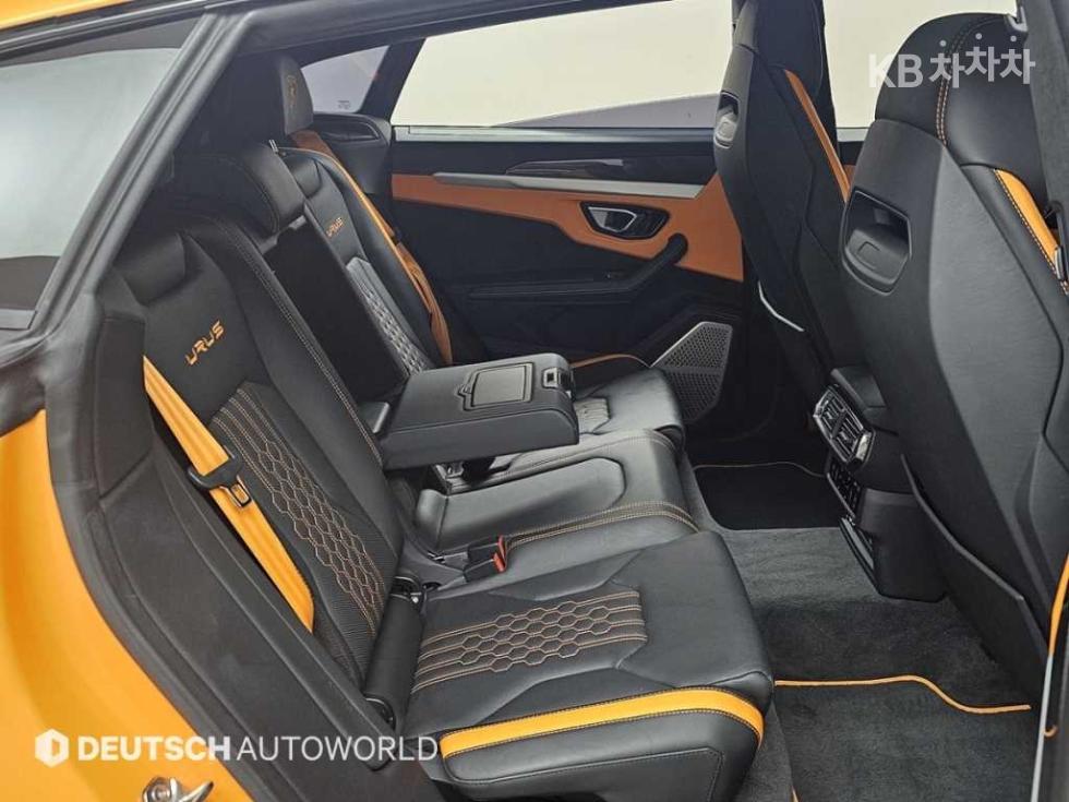 Lamborghini Urus — miniaturë 12