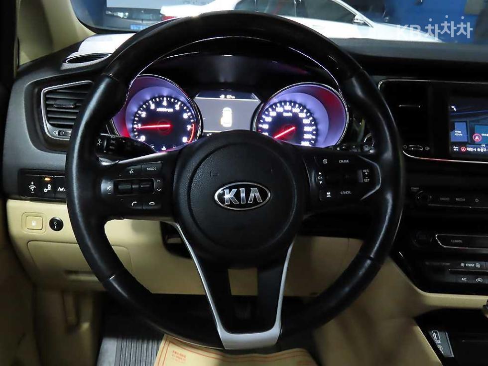 2019 - kia carnival