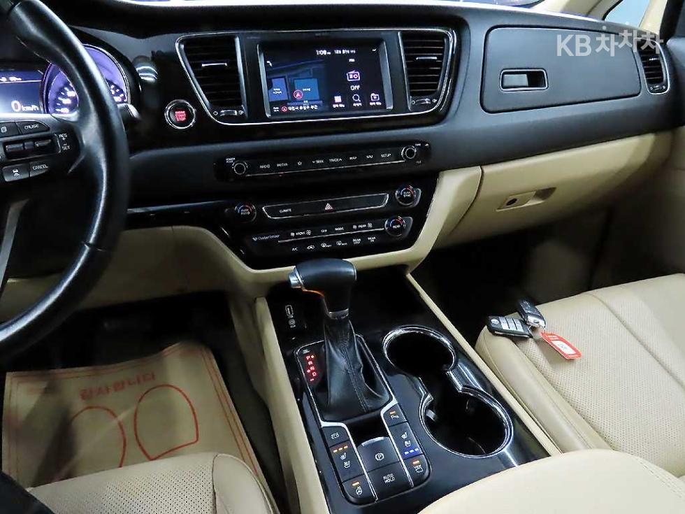 2019 - kia carnival