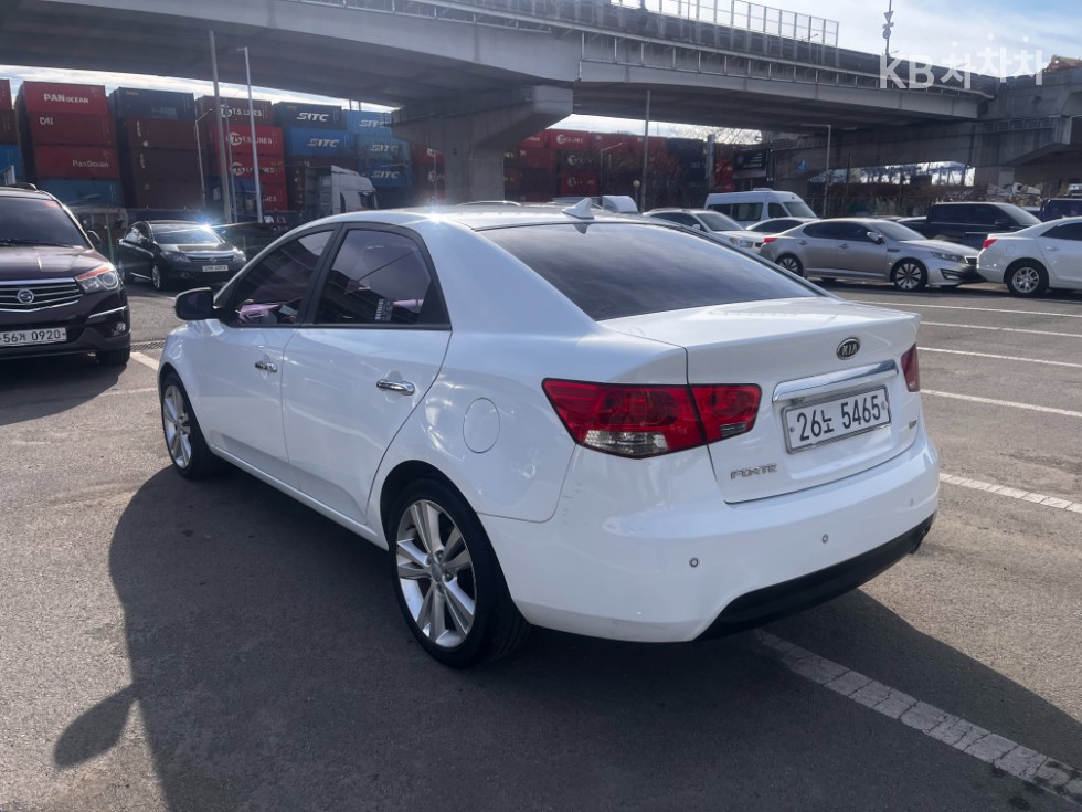2011 - kia forte