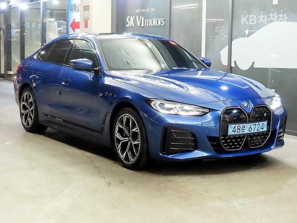BMW i4